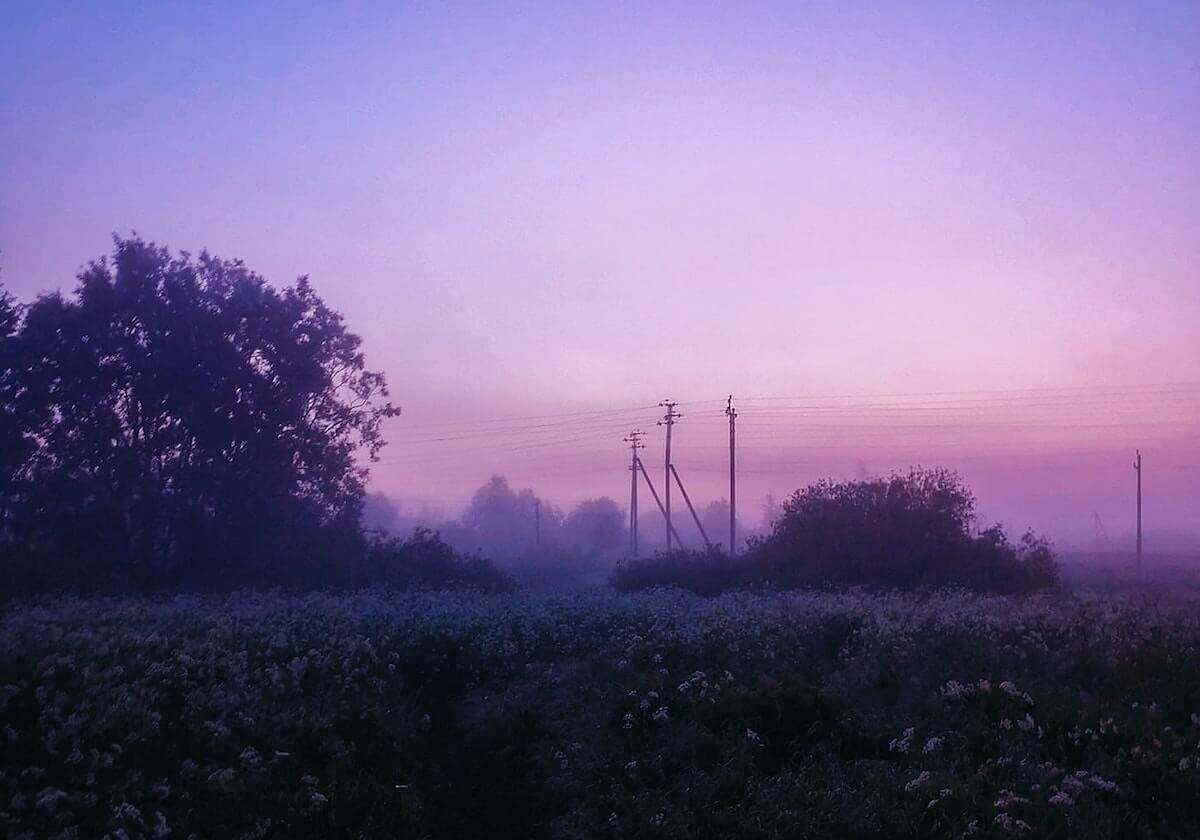 屡禁不止，西班牙人球迷朝场内扔水瓶击中赫罗纳门将加萨尼加